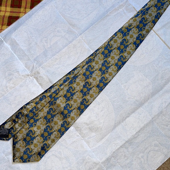 Gianni Versace Baroque Medusa Head Silk Tie metallic Sheen - Picture 5 of 9